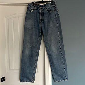 Levi 550 jeans. Wide leg and high waist.